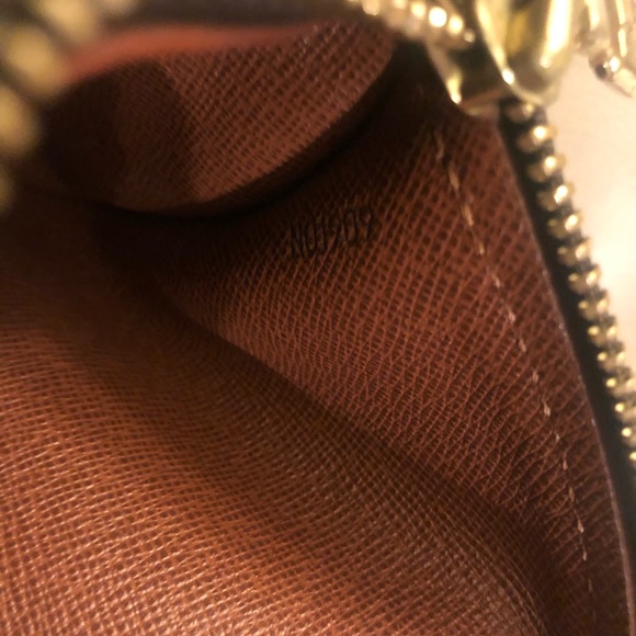 Louis Vuitton Authentic small bag - Picture 6 of 8
